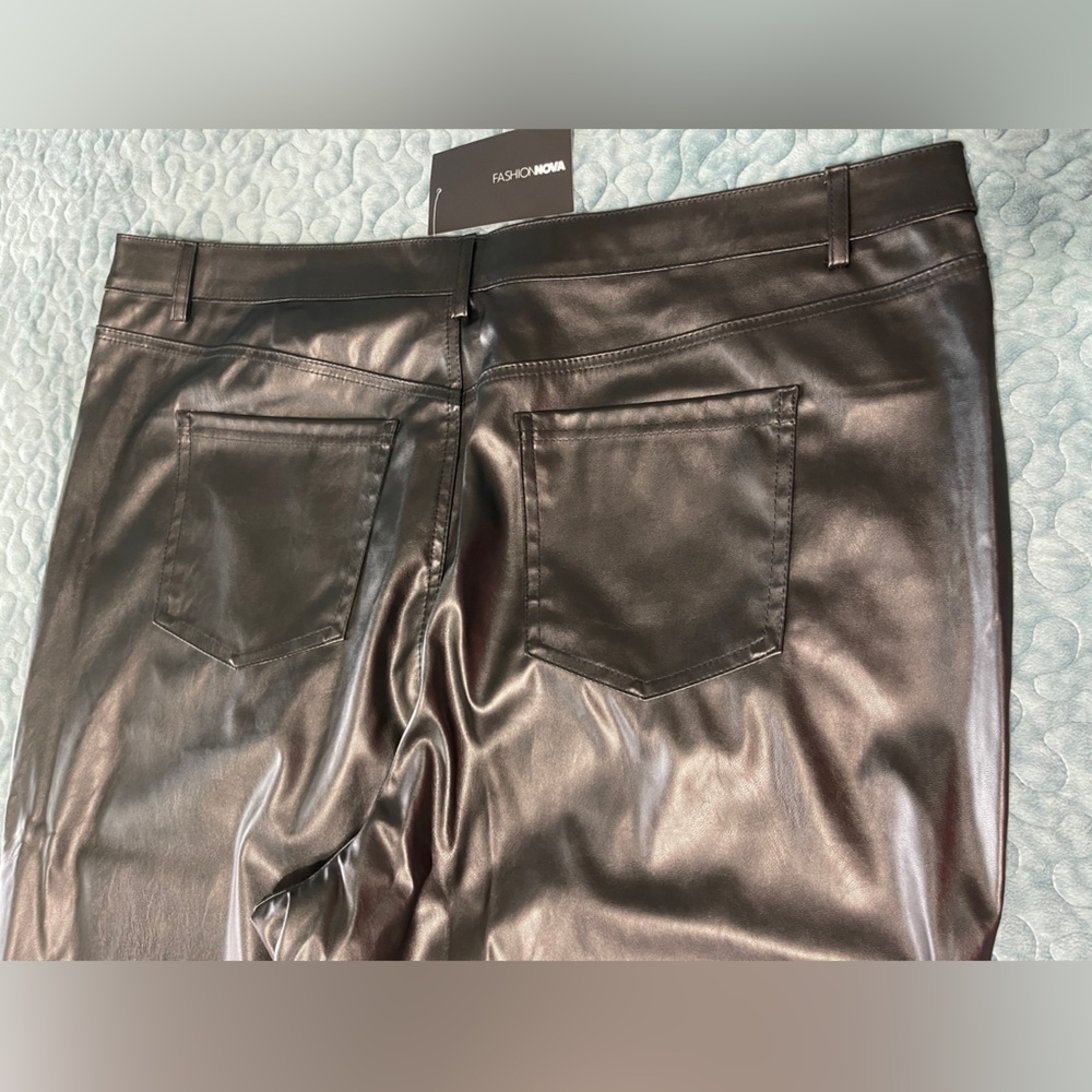 Fashion Nova Faux Leather Pants Size 3X  Black 5 Pocket - Picture 10 of 11